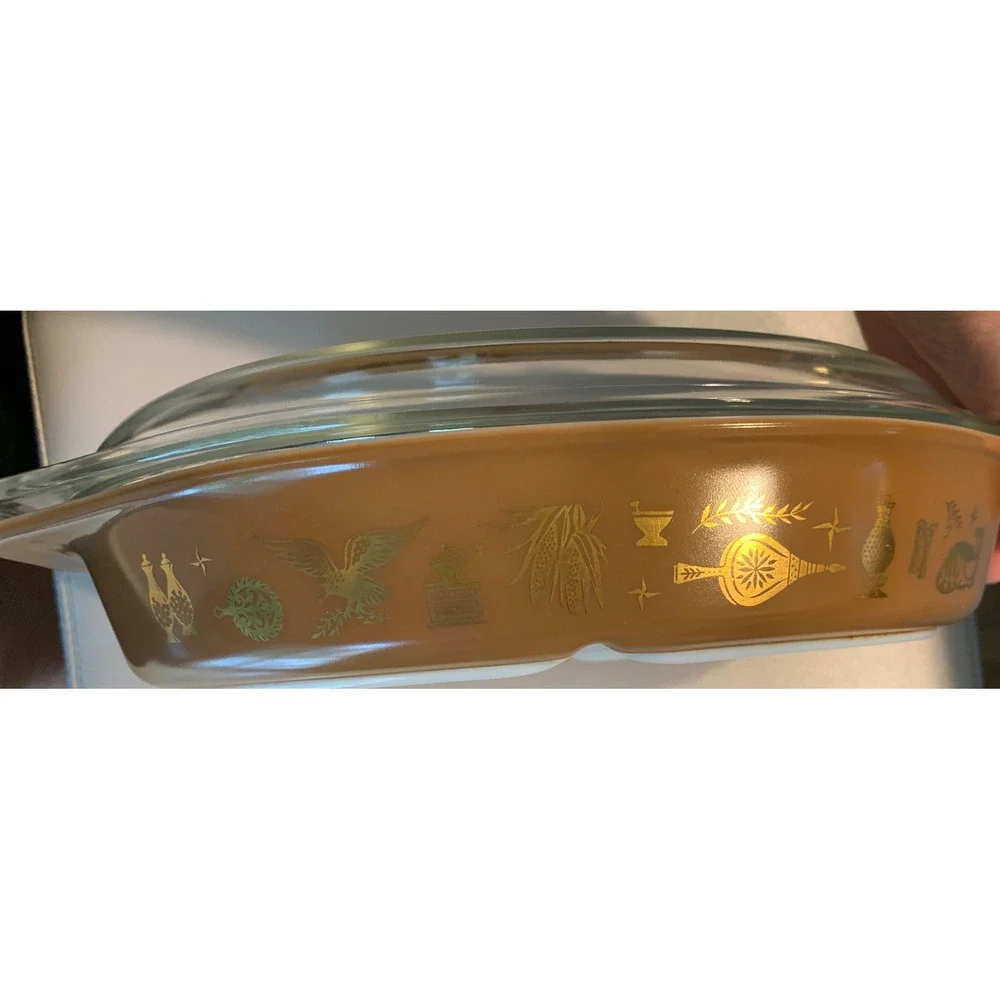 Pyrex vintage divided